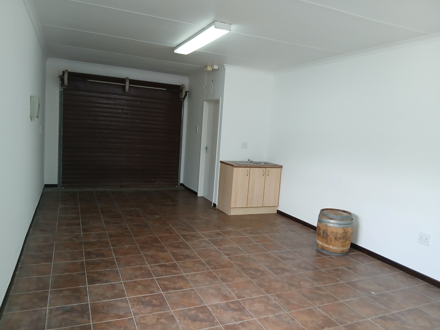To Let commercial Property for Rent in Wavecrest Eastern Cape